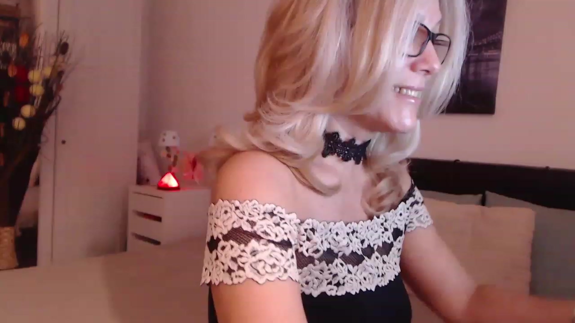 Gallery image thumbnail from Reeya71's myfreecams stream on, 12/13/2022, 02:26 image 20 of 20