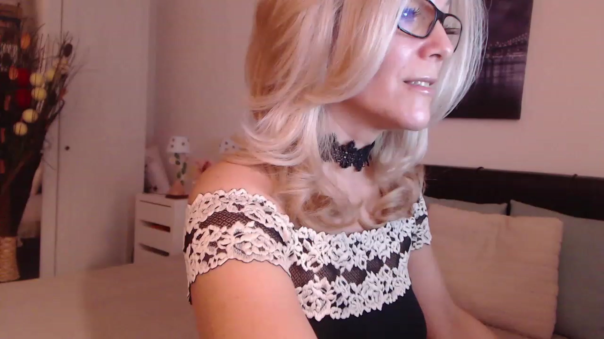 Gallery image thumbnail from Reeya71's myfreecams stream on, 12/13/2022, 02:26 image 3 of 20