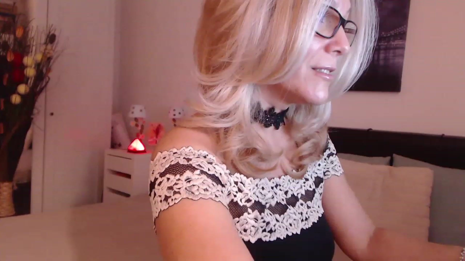 Gallery image thumbnail from Reeya71's myfreecams stream on, 12/13/2022, 02:26 image 2 of 20