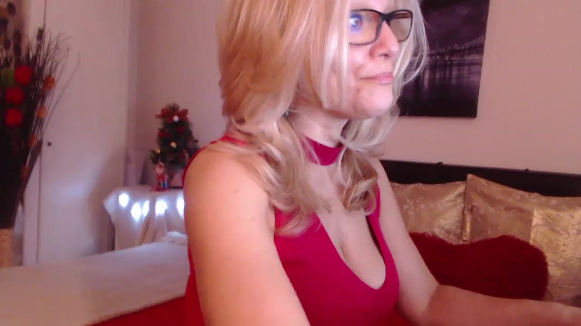 Gallery image thumbnail from Reeya71's myfreecams stream on, 12/19/2022, 03:38 image 15 of 20