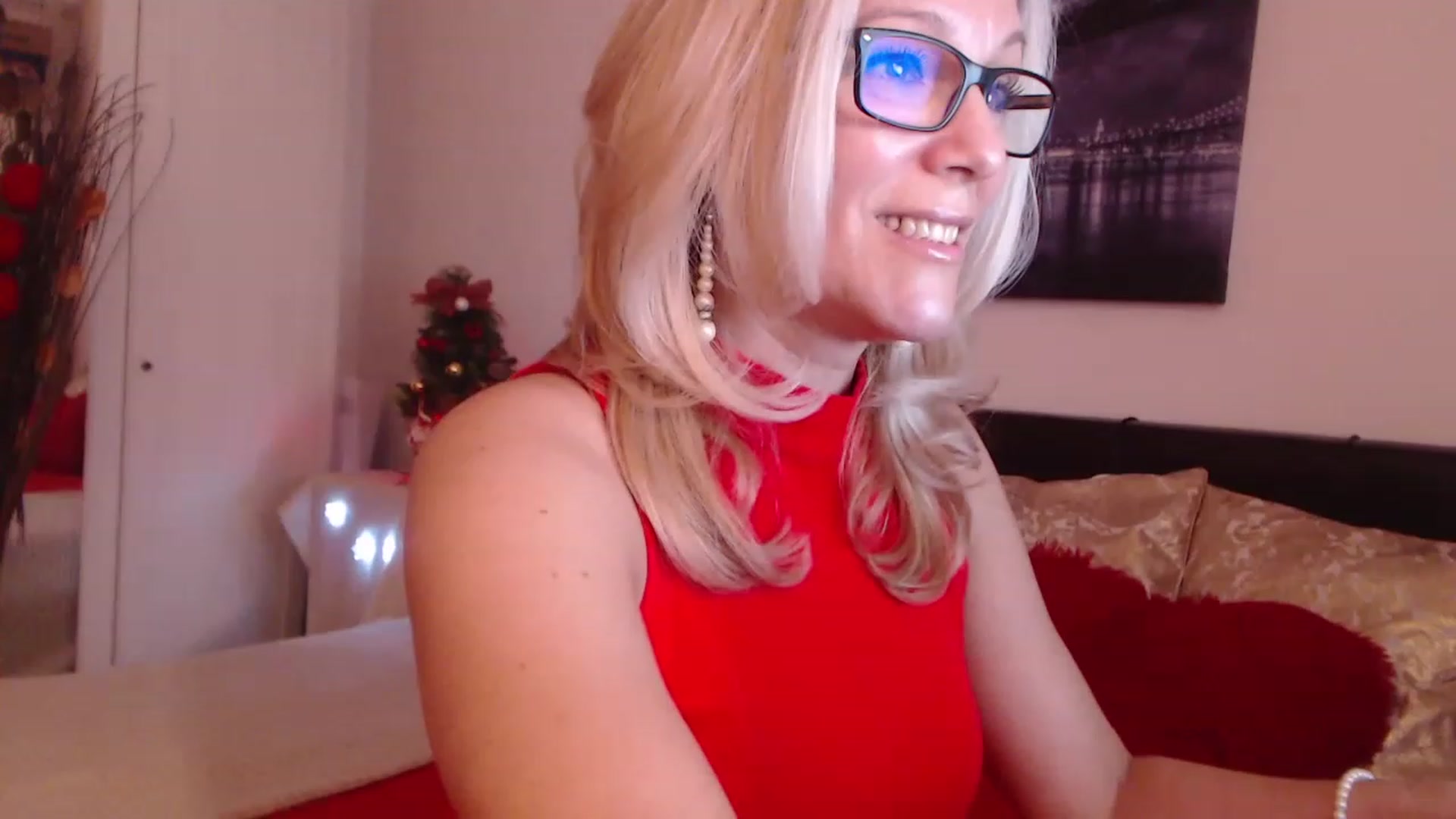 Gallery image thumbnail from Reeya71's myfreecams stream on, 12/20/2022, 06:53 image 13 of 20