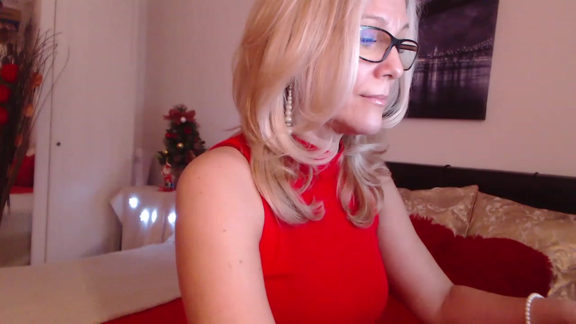 Gallery image thumbnail from Reeya71's myfreecams stream on, 12/20/2022, 06:53 image 19 of 20