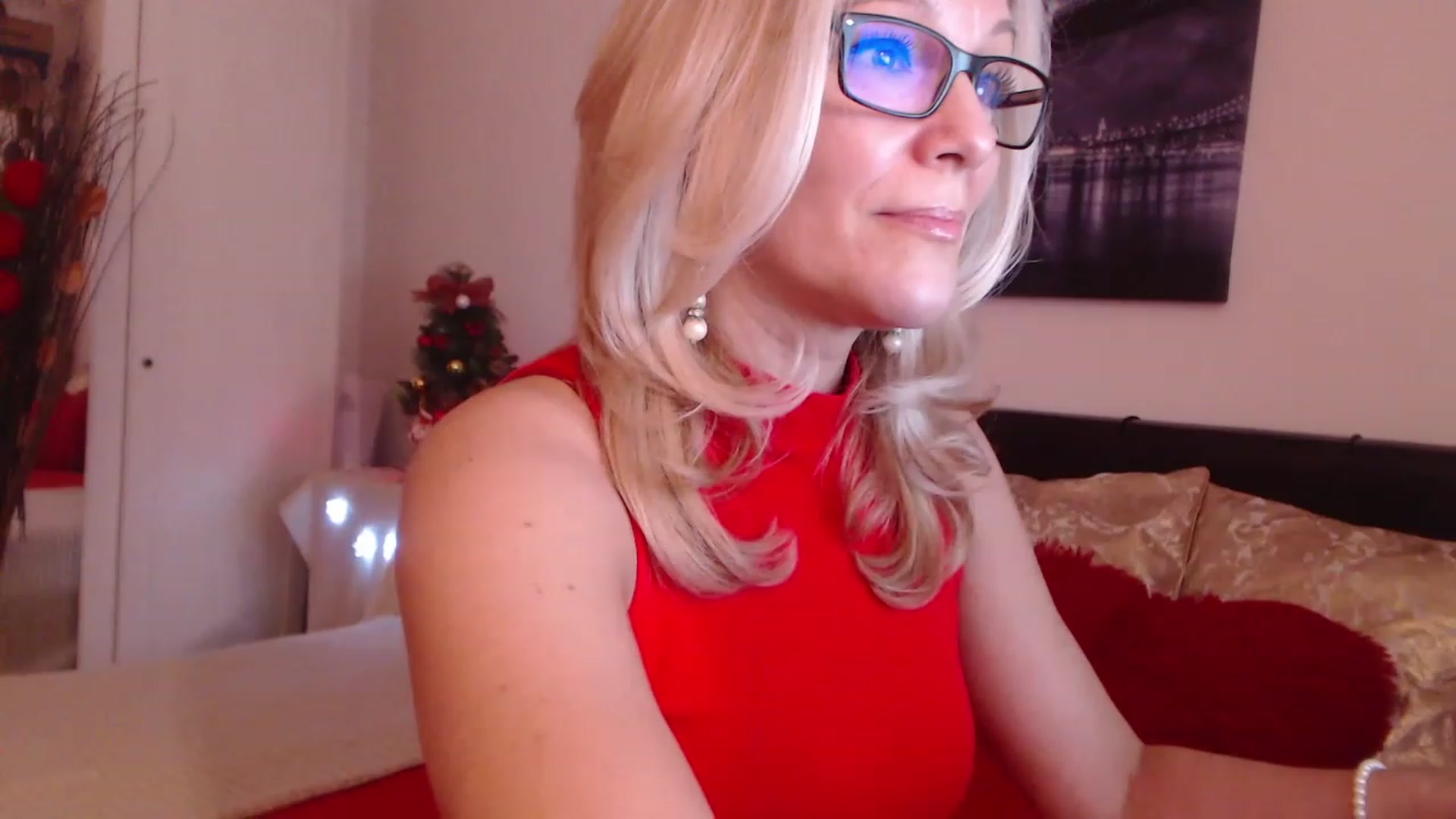 Gallery image thumbnail from Reeya71's myfreecams stream on, 12/20/2022, 06:53 image 16 of 20