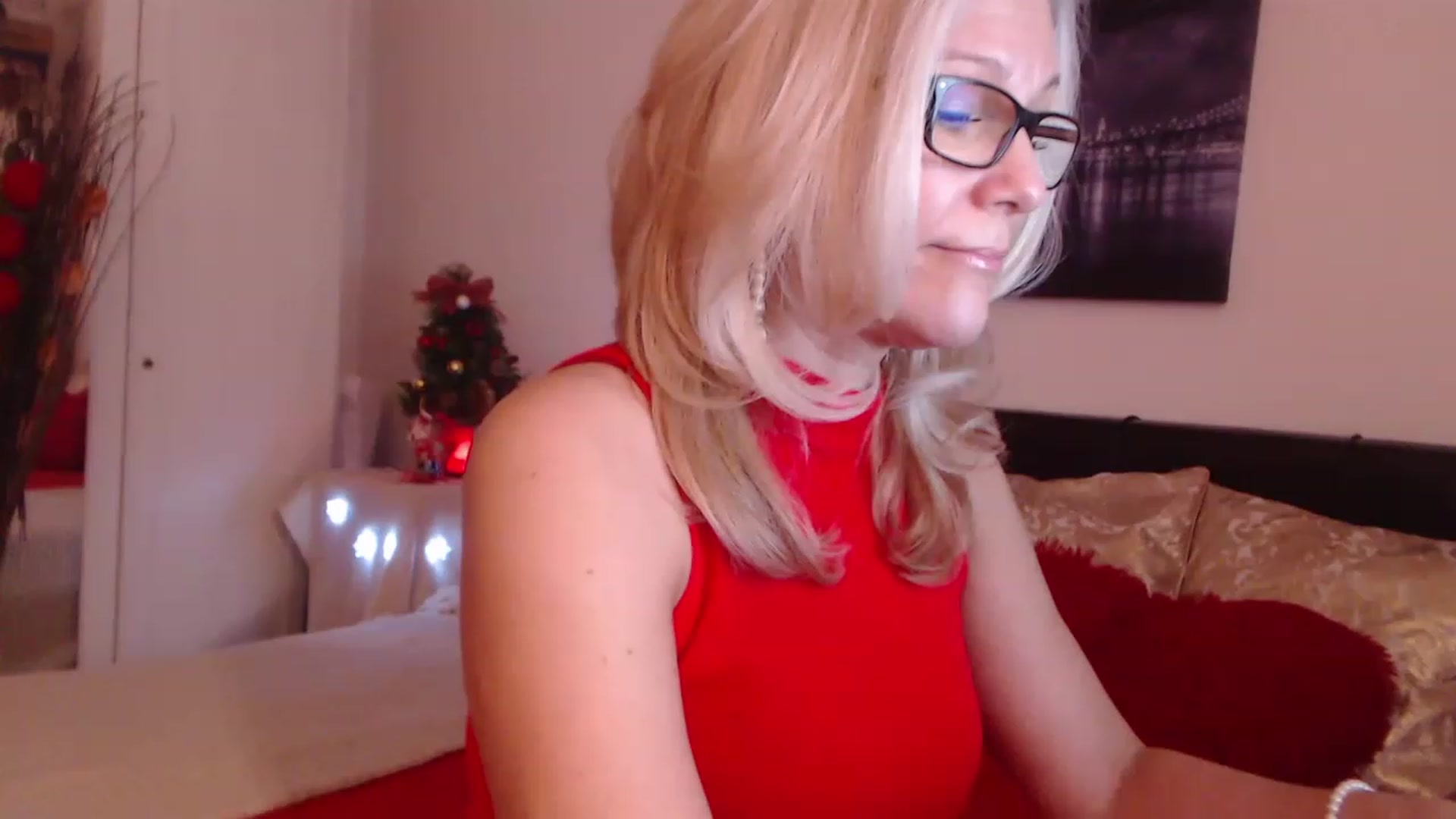 Gallery image thumbnail from Reeya71's myfreecams stream on, 12/20/2022, 06:53 image 8 of 20