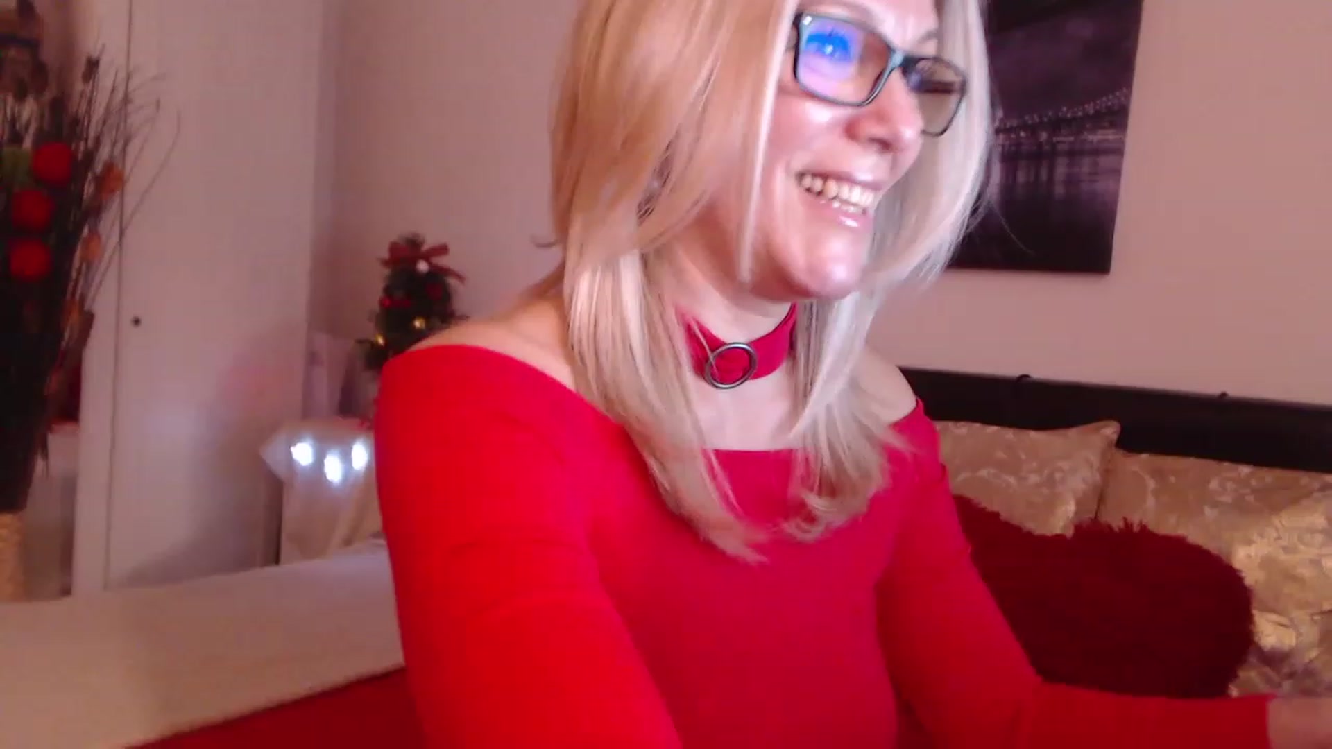 Gallery image thumbnail from Reeya71's myfreecams stream on, 12/22/2022, 03:20 image 16 of 20
