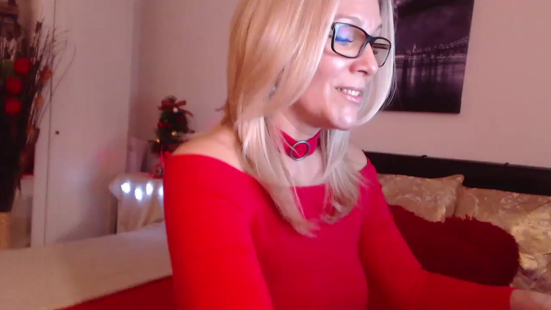 Gallery image thumbnail from Reeya71's myfreecams stream on, 12/22/2022, 03:20 image 10 of 20