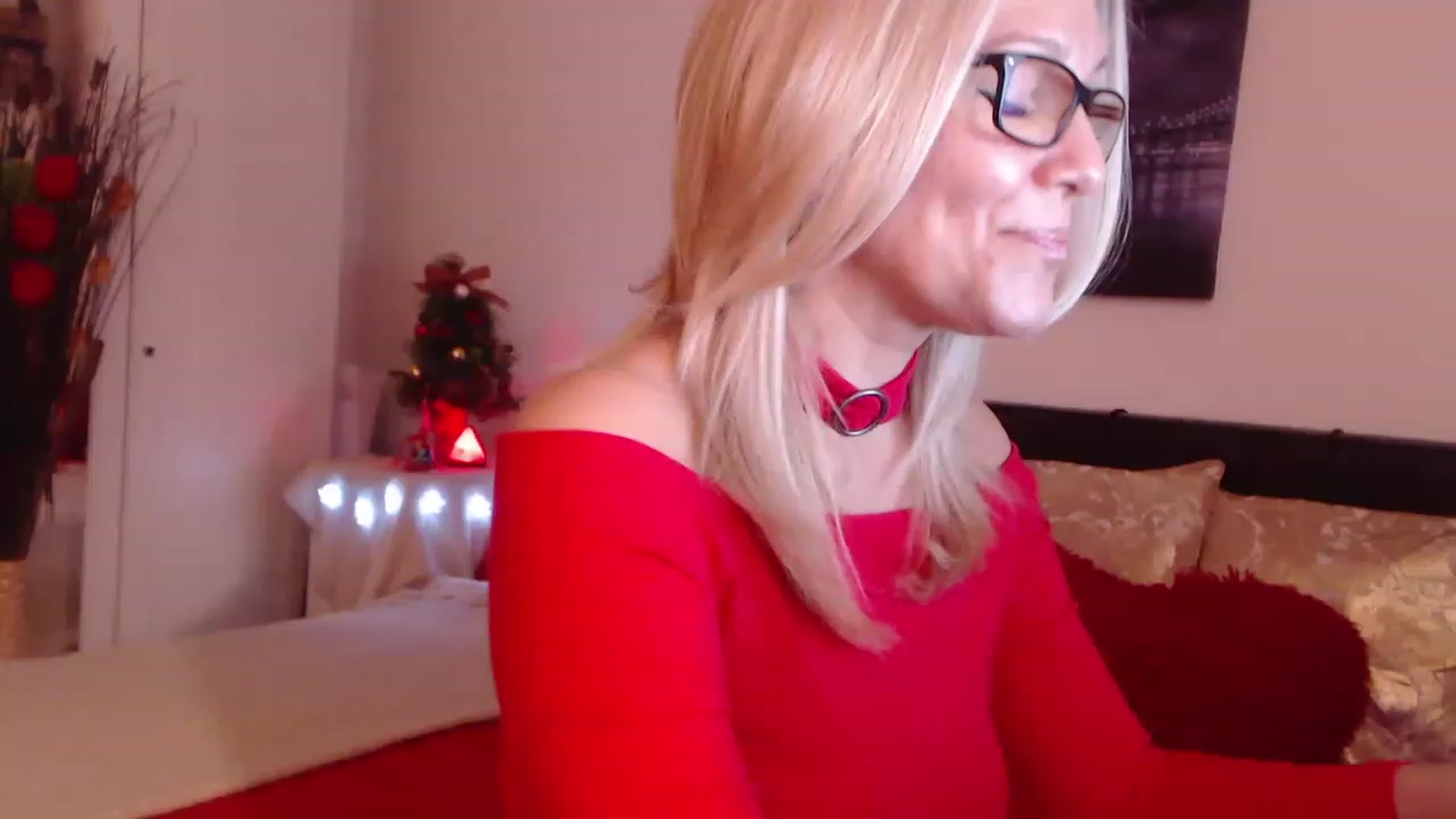 Gallery image thumbnail from Reeya71's myfreecams stream on, 12/22/2022, 03:20 image 11 of 20