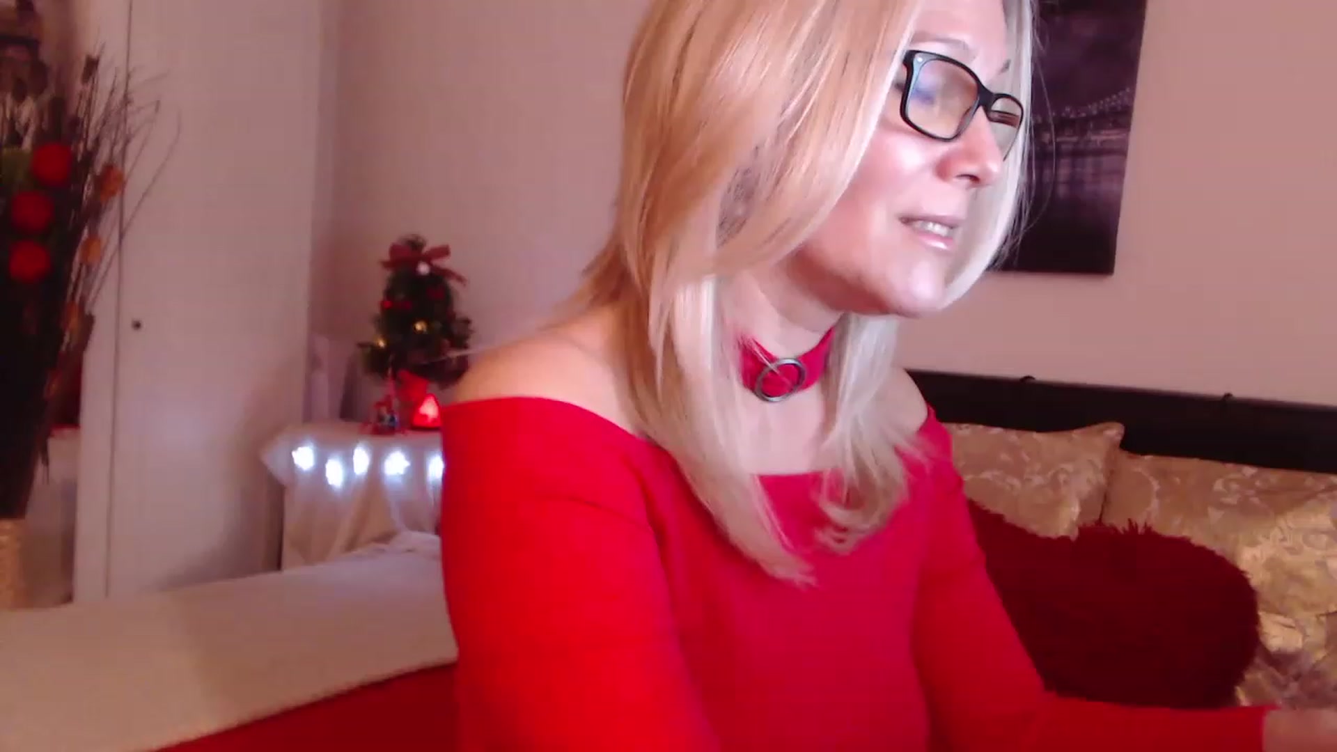 Gallery image thumbnail from Reeya71's myfreecams stream on, 12/22/2022, 03:20 image 2 of 20