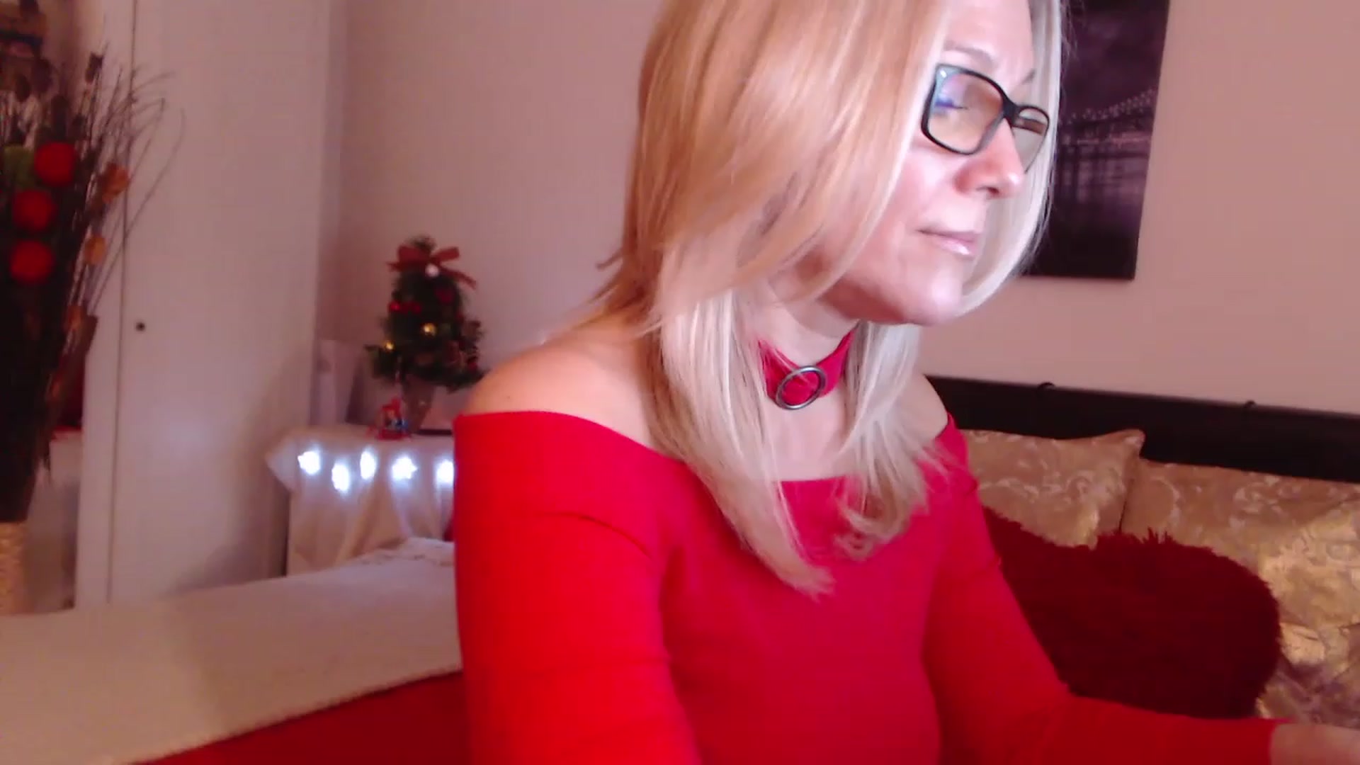 Gallery image thumbnail from Reeya71's myfreecams stream on, 12/22/2022, 03:20 image 5 of 20