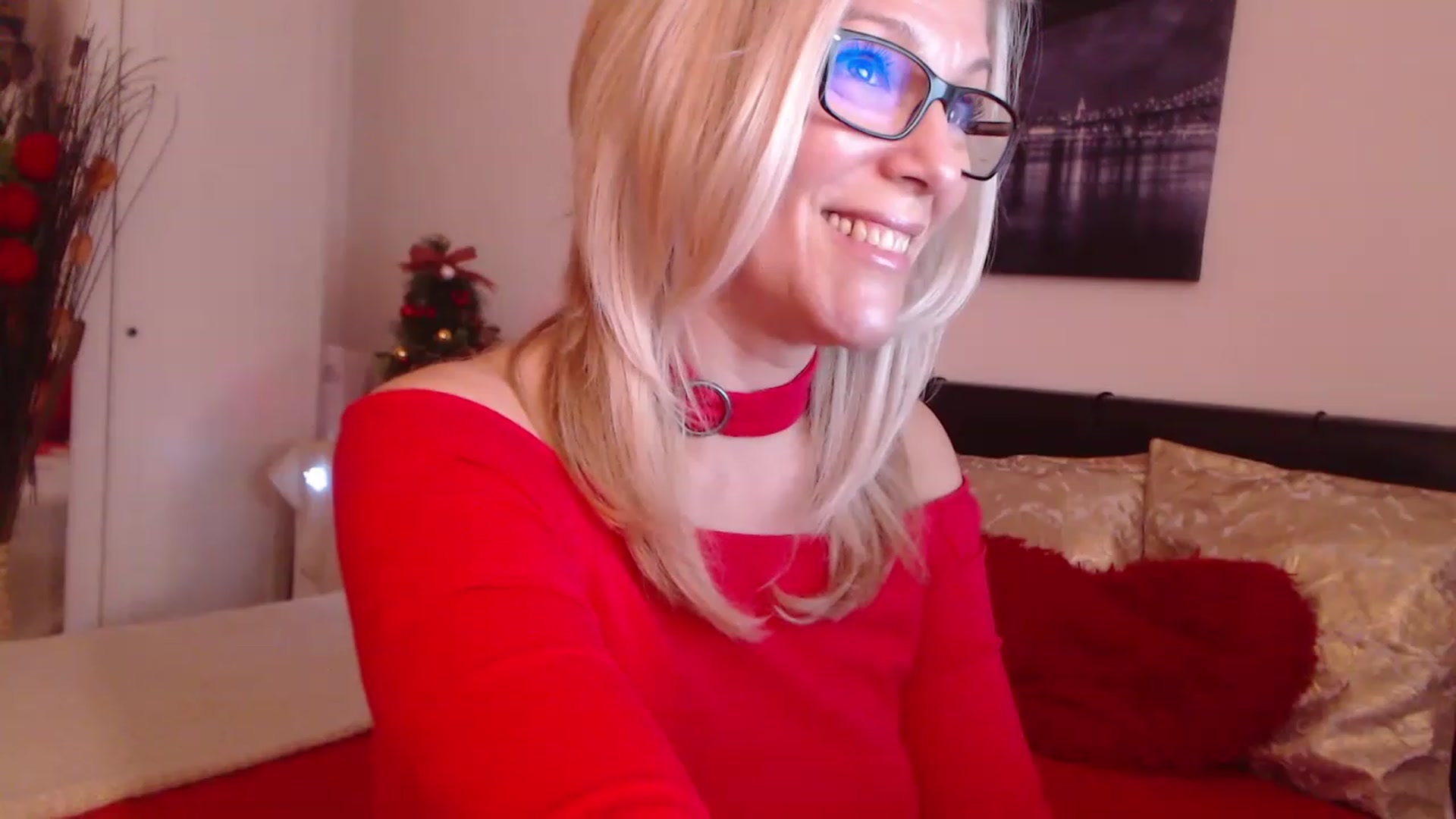 Gallery image thumbnail from Reeya71's myfreecams stream on, 12/22/2022, 08:54 image 5 of 20
