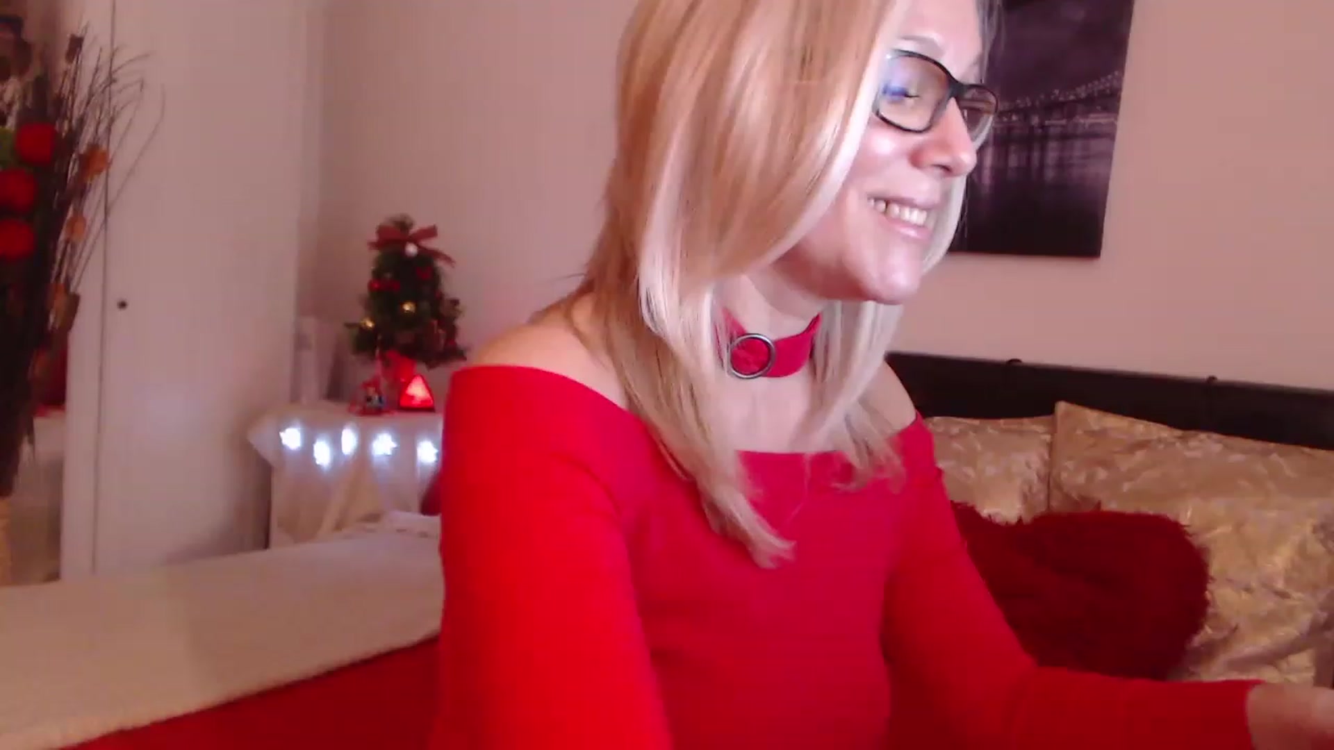Gallery image thumbnail from Reeya71's myfreecams stream on, 12/22/2022, 08:54 image 17 of 20