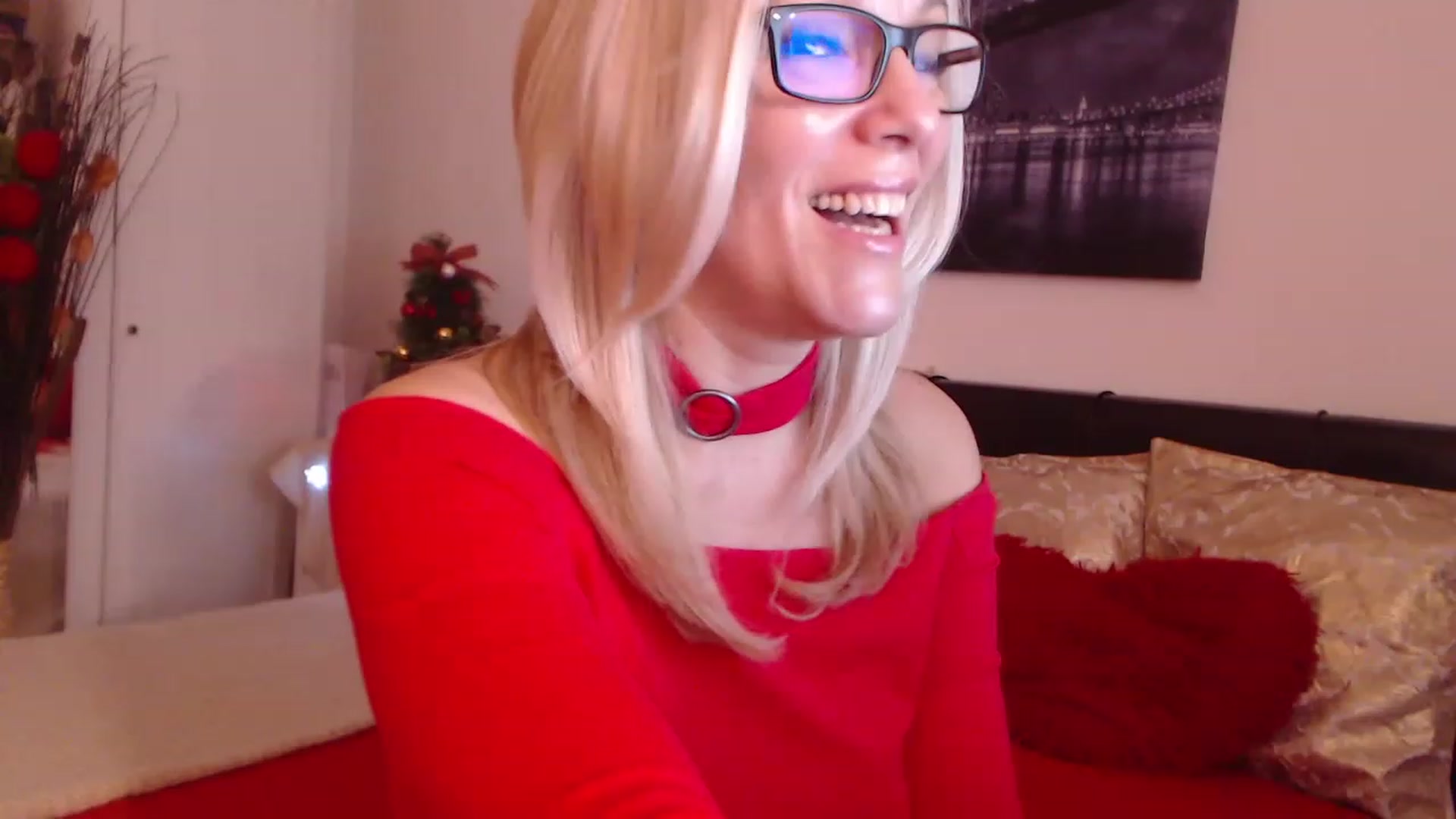 Gallery image thumbnail from Reeya71's myfreecams stream on, 12/22/2022, 08:54 image 10 of 20