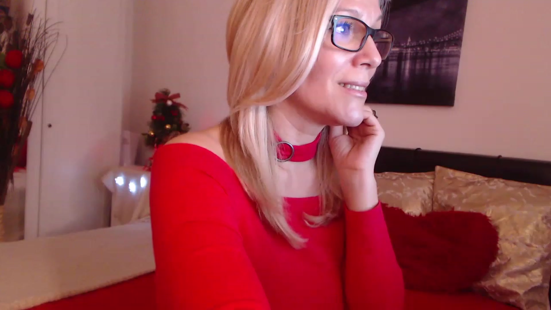 Gallery image thumbnail from Reeya71's myfreecams stream on, 12/22/2022, 08:54 image 1 of 20