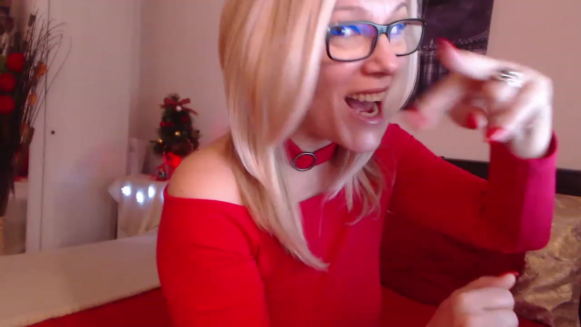 Gallery image thumbnail from Reeya71's myfreecams stream on, 12/22/2022, 08:54 image 19 of 20