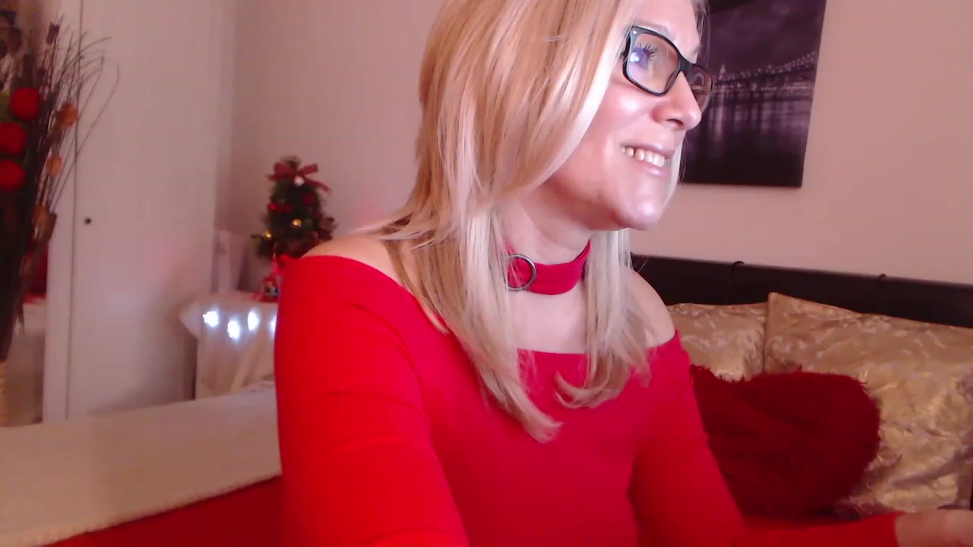 Gallery image thumbnail from Reeya71's myfreecams stream on, 12/22/2022, 08:54 image 3 of 20