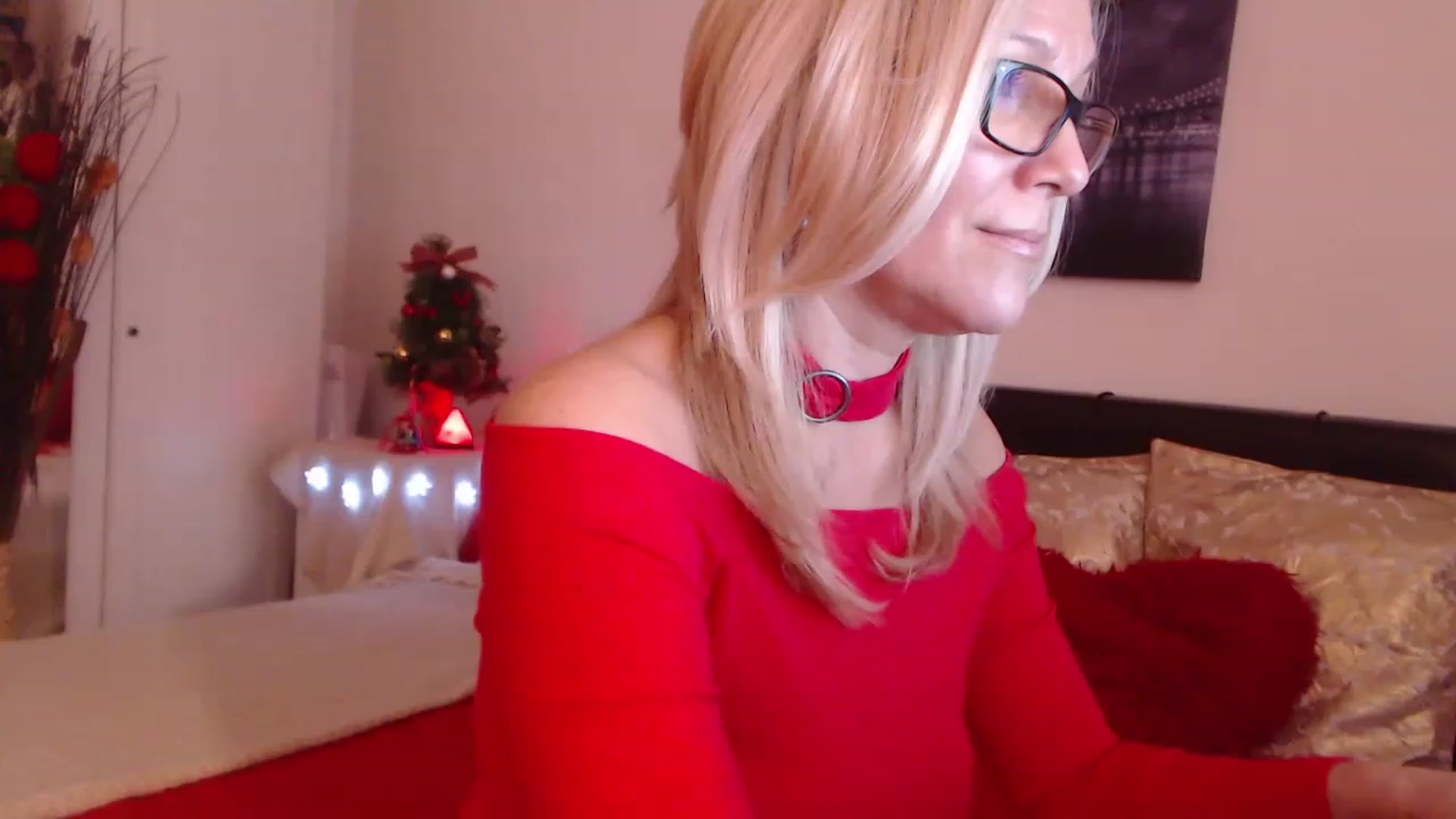 Gallery image thumbnail from Reeya71's myfreecams stream on, 12/22/2022, 08:54 image 6 of 20