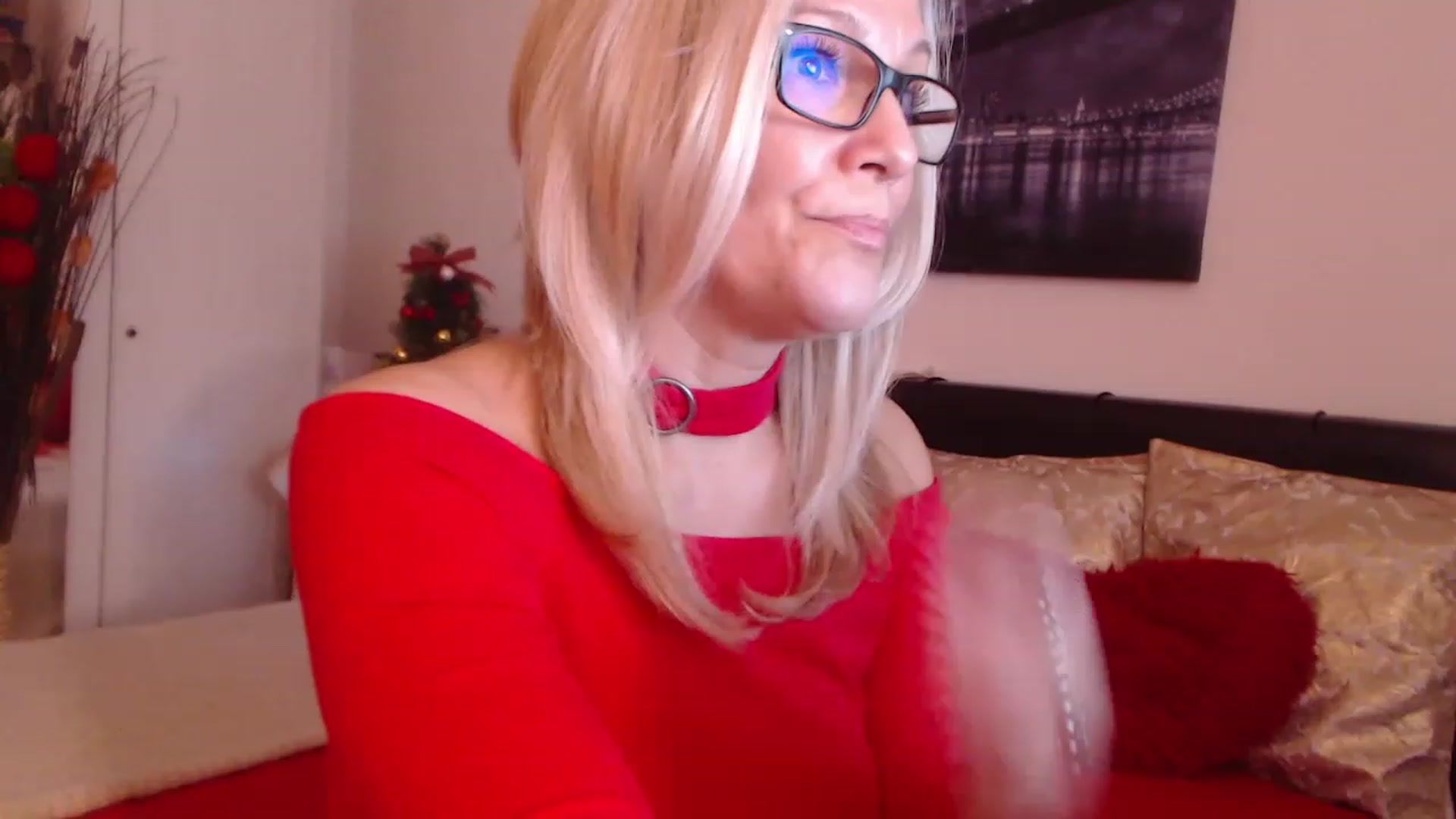 Gallery image thumbnail from Reeya71's myfreecams stream on, 12/22/2022, 08:54 image 4 of 20