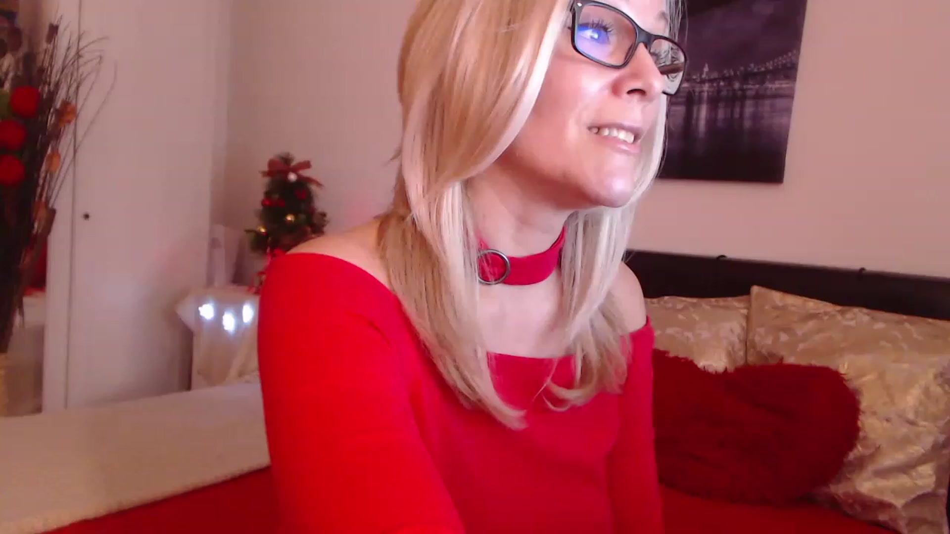 Gallery image thumbnail from Reeya71's myfreecams stream on, 12/22/2022, 08:54 image 9 of 20