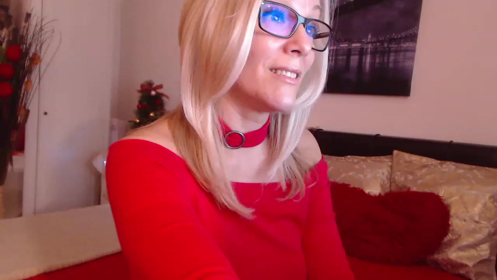 Gallery image thumbnail from Reeya71's myfreecams stream on, 12/22/2022, 08:54 image 18 of 20