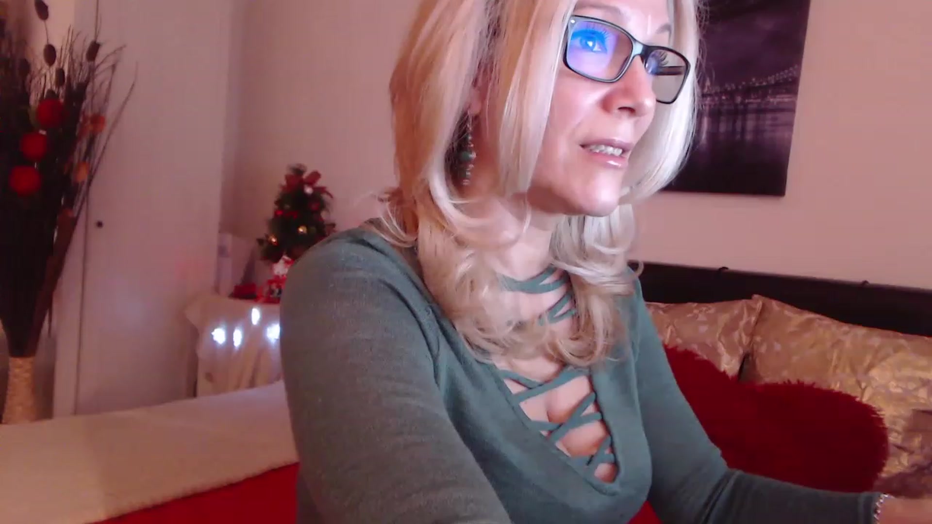 Gallery image thumbnail from Reeya71's myfreecams stream on, 12/30/2022, 02:15 image 4 of 20
