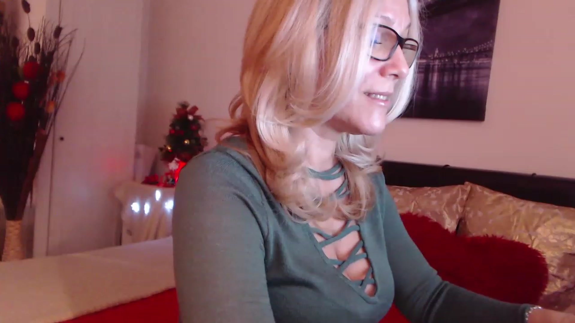 Gallery image thumbnail from Reeya71's myfreecams stream on, 12/30/2022, 02:15 image 7 of 20