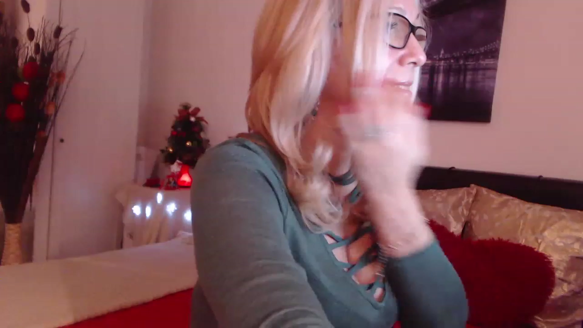 Gallery image thumbnail from Reeya71's myfreecams stream on, 12/30/2022, 02:15 image 15 of 20