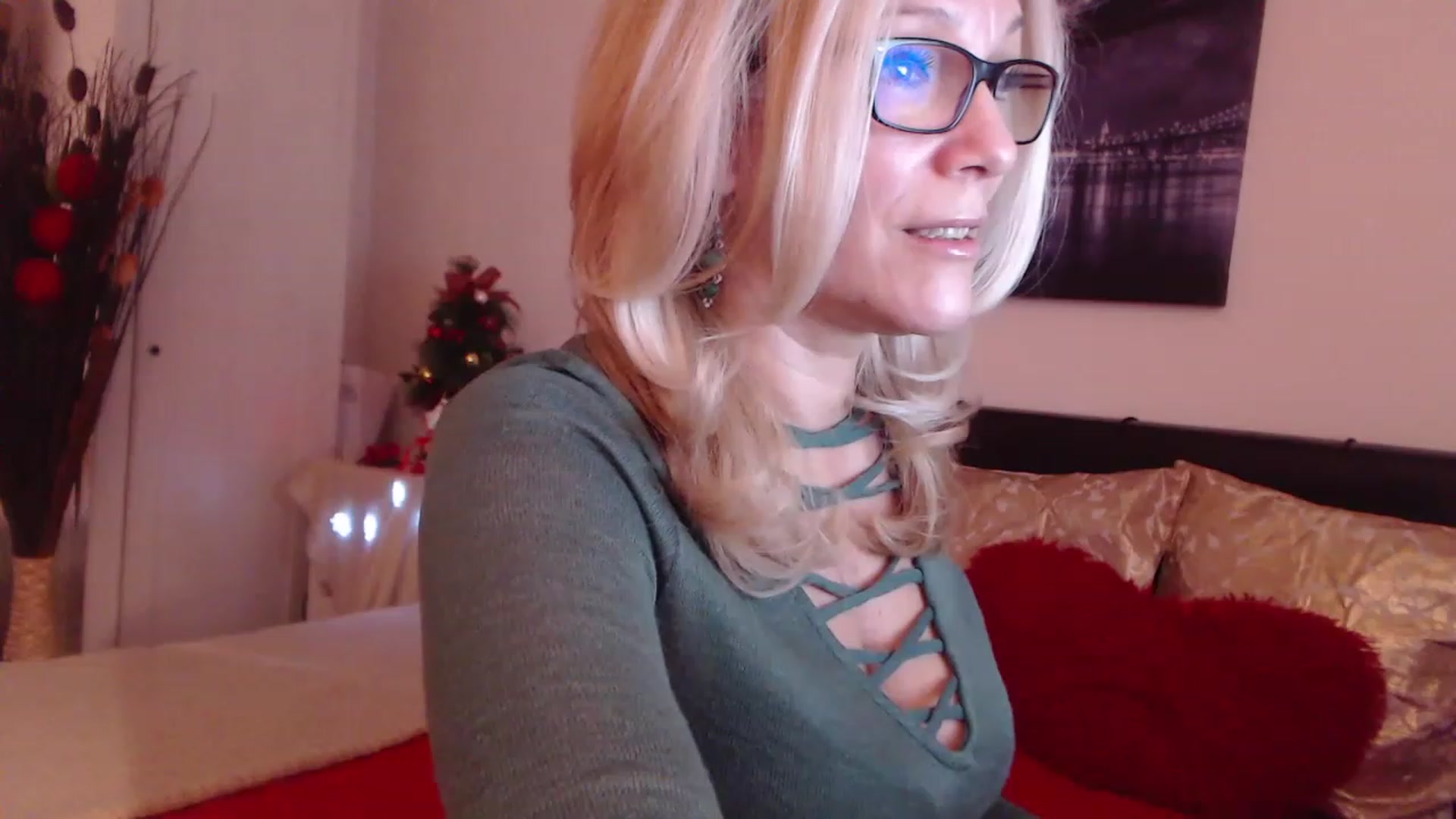 Gallery image thumbnail from Reeya71's myfreecams stream on, 12/30/2022, 02:15 image 18 of 20