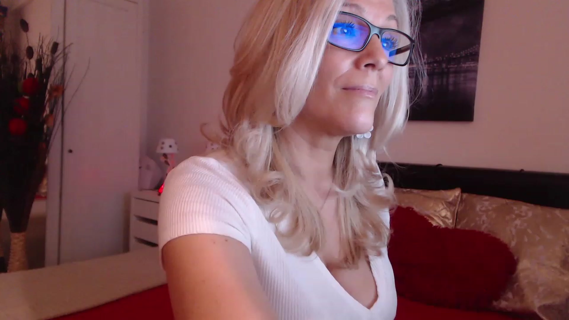 Gallery image thumbnail from Reeya71's myfreecams stream on, 01/18/2023, 09:35 image 4 of 20