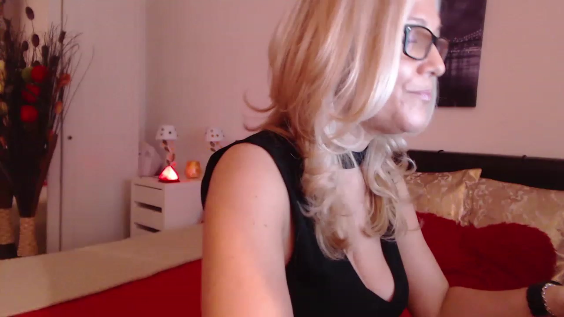 Gallery image thumbnail from Reeya71's myfreecams stream on, 01/19/2023, 08:17 image 13 of 20
