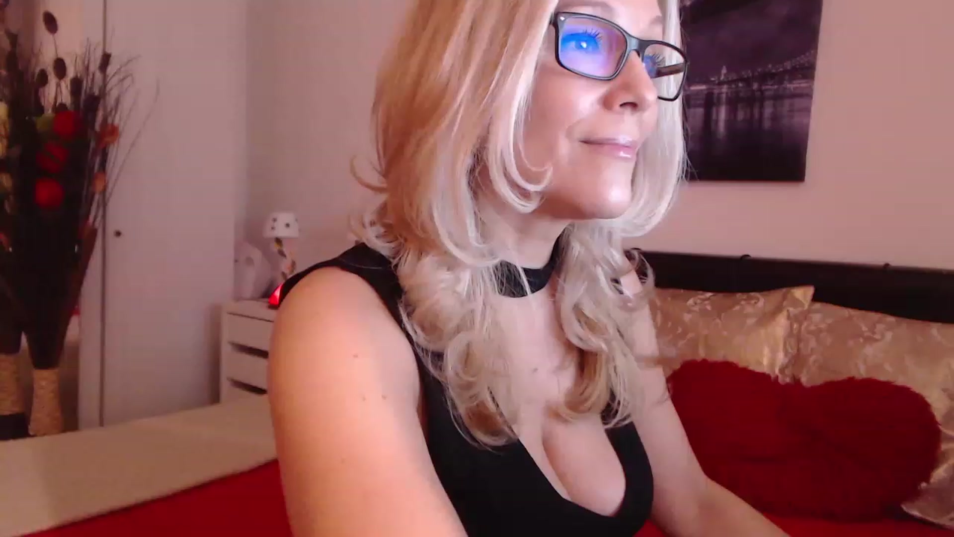 Gallery image thumbnail from Reeya71's myfreecams stream on, 01/19/2023, 08:17 image 3 of 20