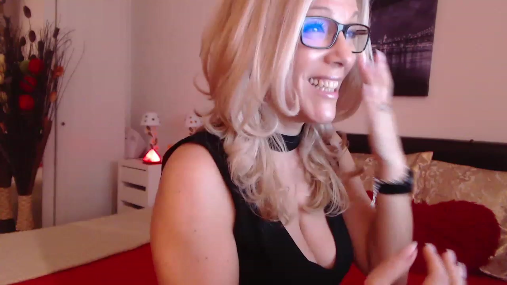 Gallery image thumbnail from Reeya71's myfreecams stream on, 01/19/2023, 08:17 image 18 of 20