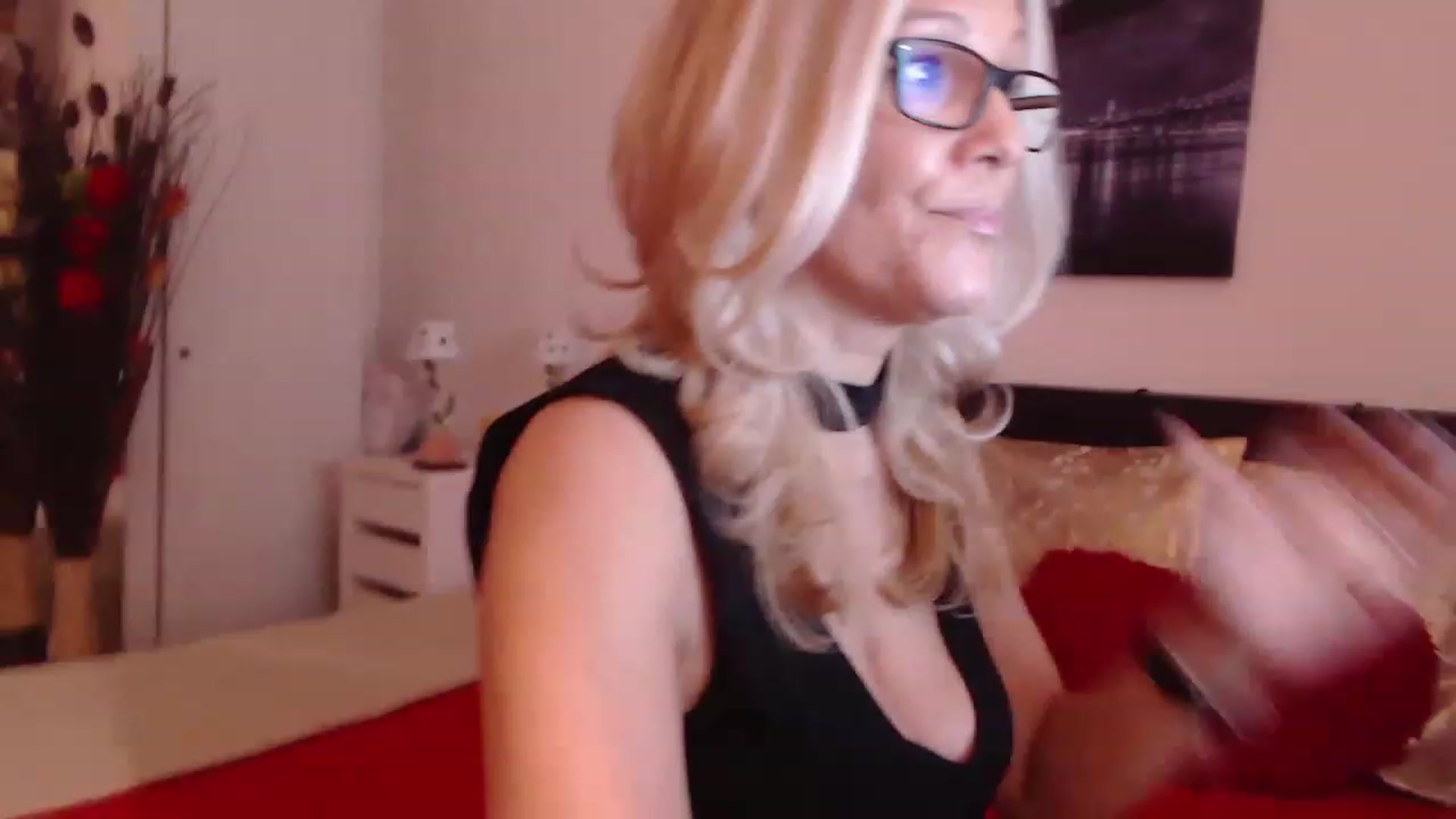 Gallery image thumbnail from Reeya71's myfreecams stream on, 01/19/2023, 08:17 image 10 of 20
