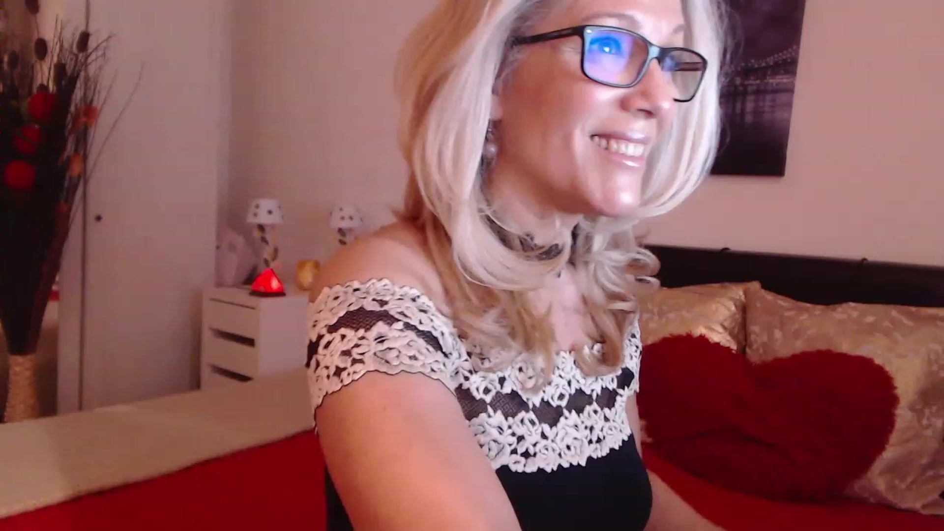 Gallery image thumbnail from Reeya71's myfreecams stream on, 01/25/2023, 13:36 image 1 of 20