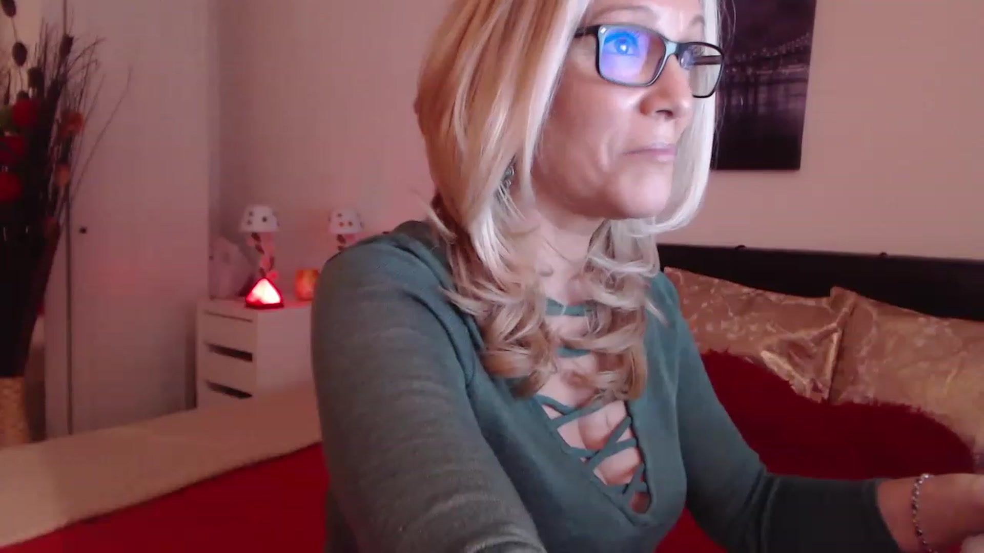 Gallery image thumbnail from Reeya71's myfreecams stream on, 01/27/2023, 07:50 image 6 of 20