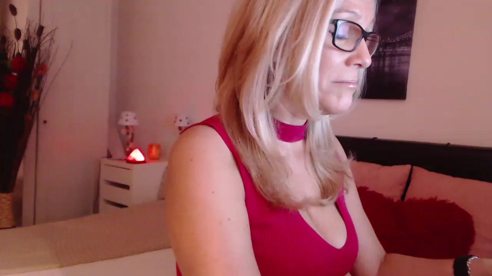 Gallery image thumbnail from Reeya71's myfreecams stream on, 01/31/2023, 02:20 image 14 of 20