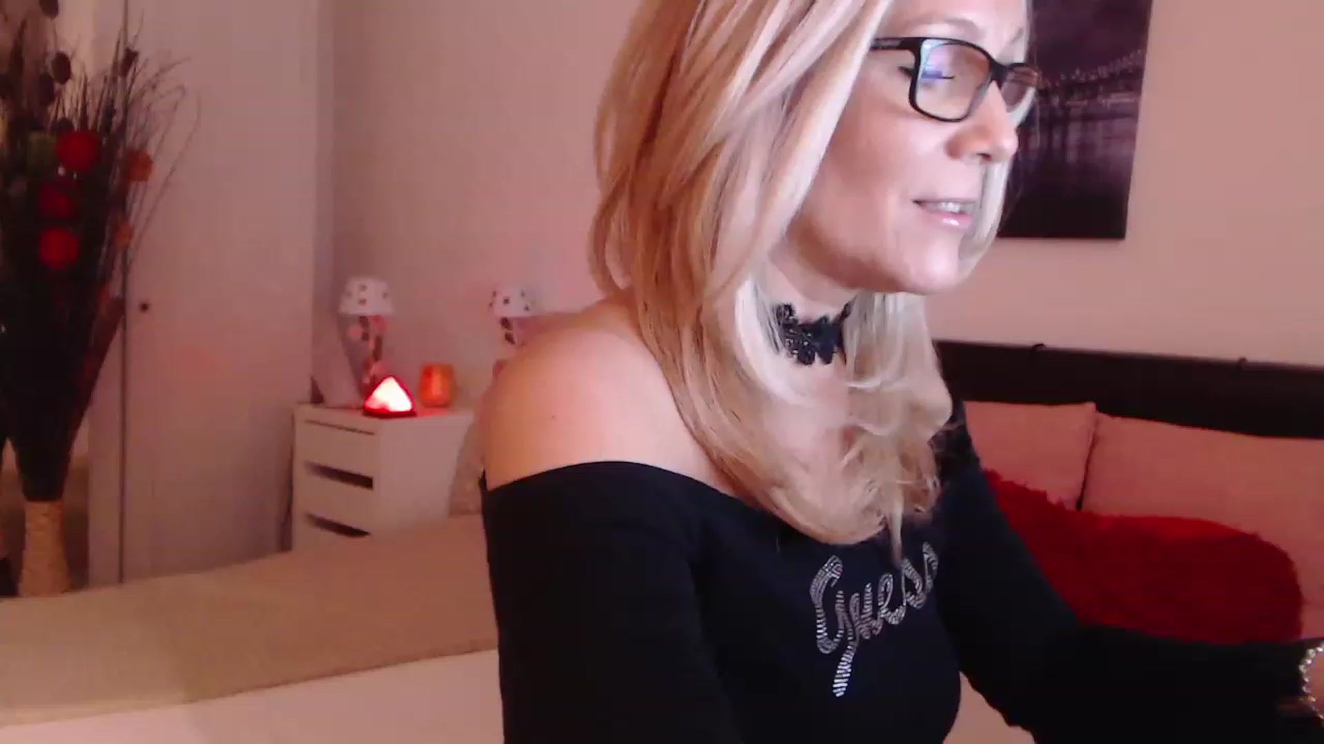 Gallery image thumbnail from Reeya71's myfreecams stream on, 02/01/2023, 24:24 image 3 of 20
