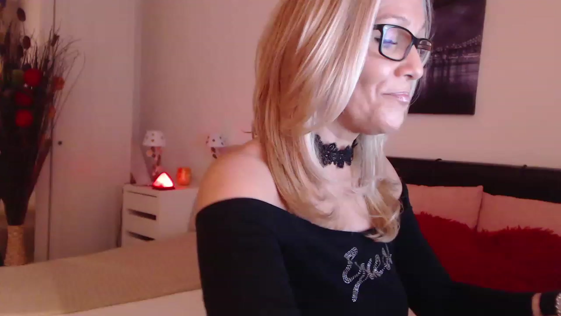 Gallery image thumbnail from Reeya71's myfreecams stream on, 02/01/2023, 01:08 image 11 of 20