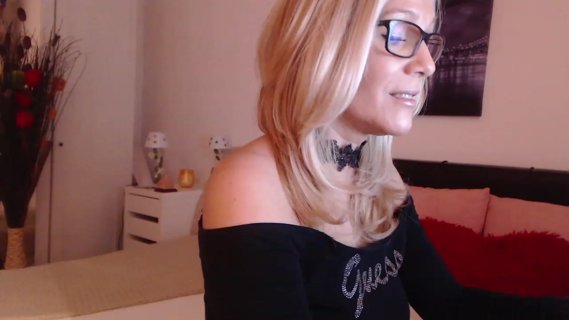 Gallery image thumbnail from Reeya71's myfreecams stream on, 02/01/2023, 01:51 image 4 of 20