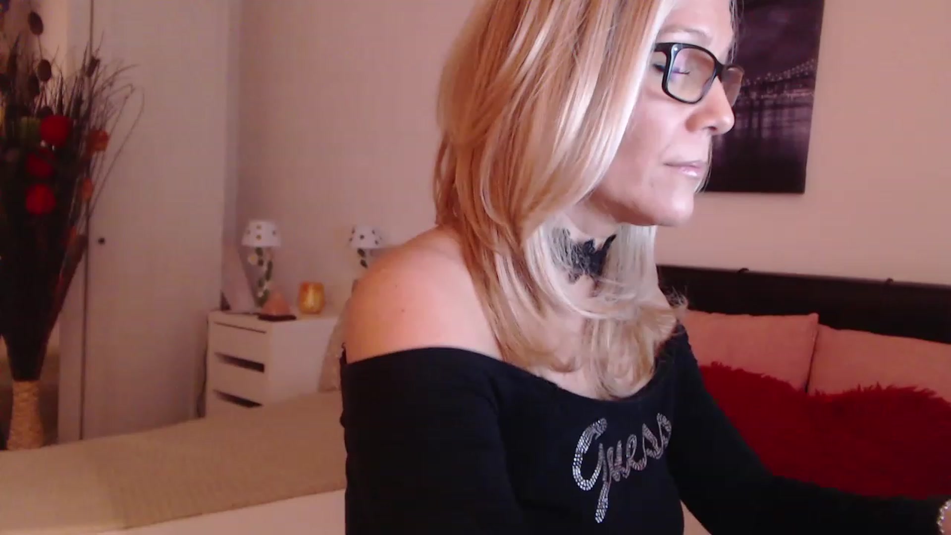 Gallery image thumbnail from Reeya71's myfreecams stream on, 02/01/2023, 01:51 image 9 of 20