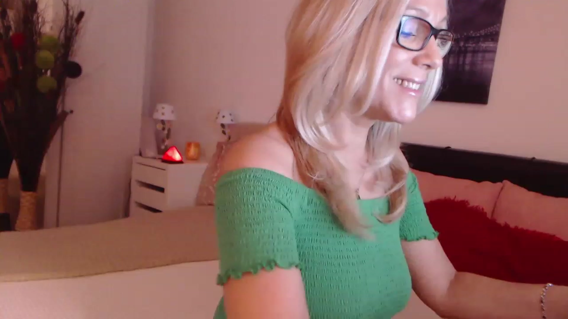 Gallery image thumbnail from Reeya71's myfreecams stream on, 02/04/2023, 01:56 image 9 of 20