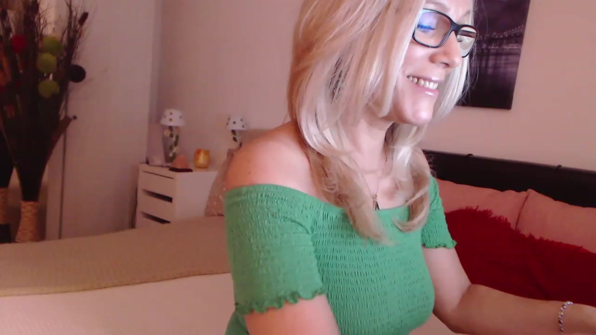 Gallery image thumbnail from Reeya71's myfreecams stream on, 02/04/2023, 01:56 image 3 of 20