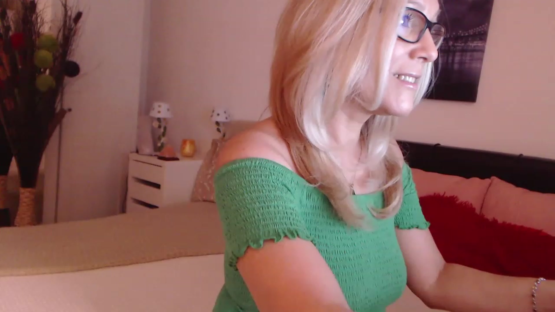Gallery image thumbnail from Reeya71's myfreecams stream on, 02/04/2023, 01:56 image 4 of 20