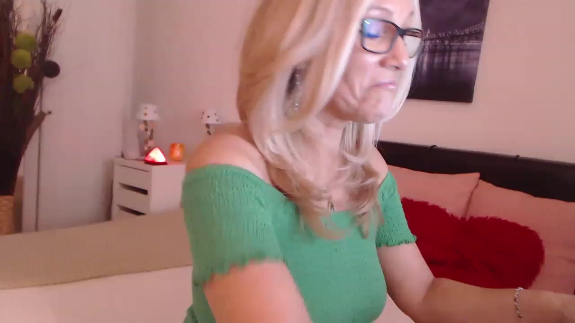 Gallery image thumbnail from Reeya71's myfreecams stream on, 02/04/2023, 09:16 image 2 of 20