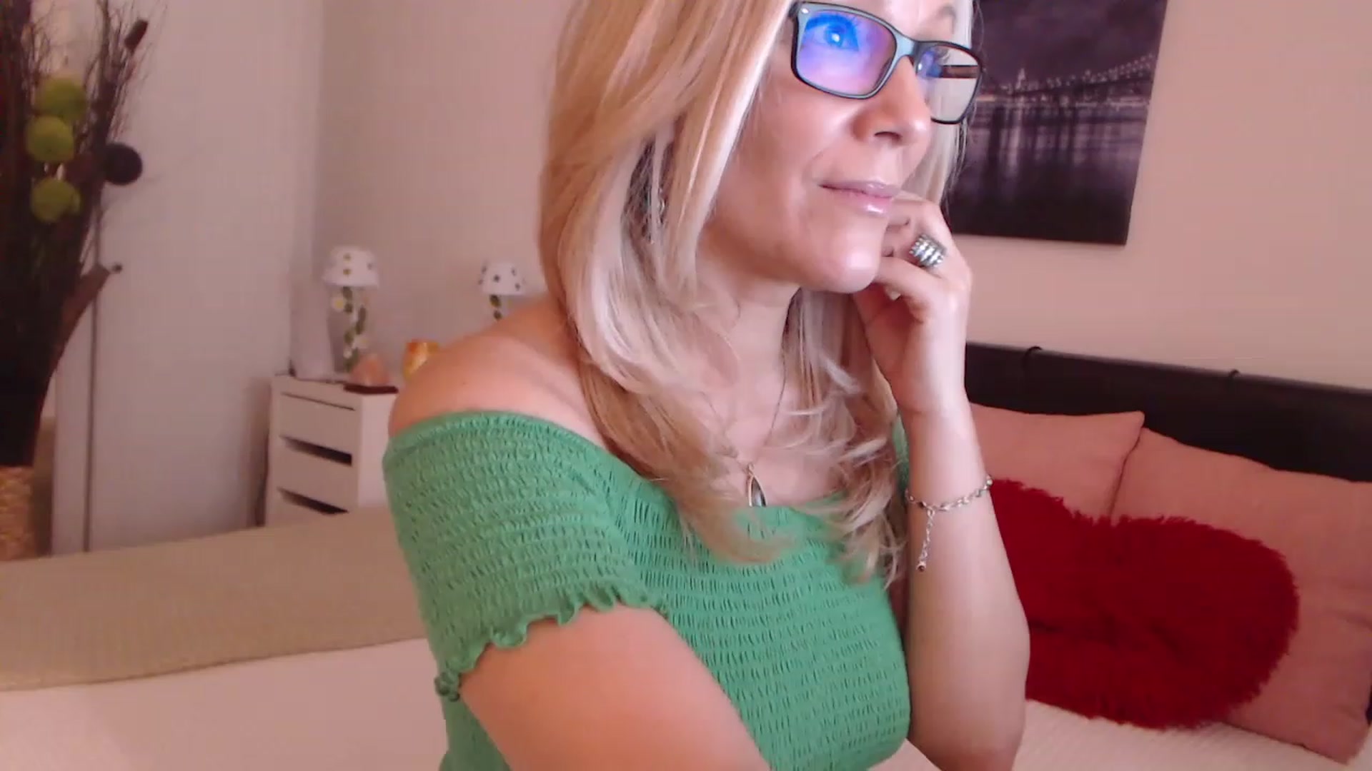 Gallery image thumbnail from Reeya71's myfreecams stream on, 02/04/2023, 09:16 image 19 of 20