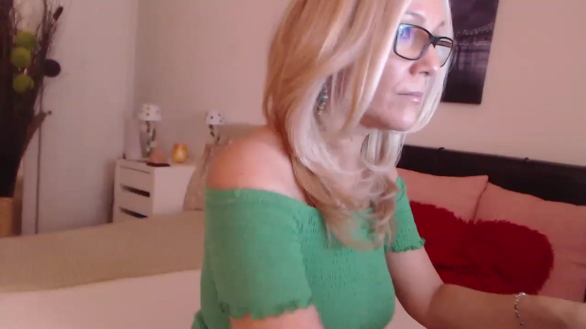 Gallery image thumbnail from Reeya71's myfreecams stream on, 02/04/2023, 09:16 image 13 of 20