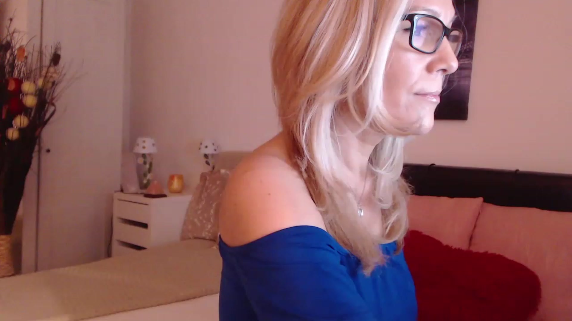 Gallery image thumbnail from Reeya71's myfreecams stream on, 02/06/2023, 01:29 image 3 of 20