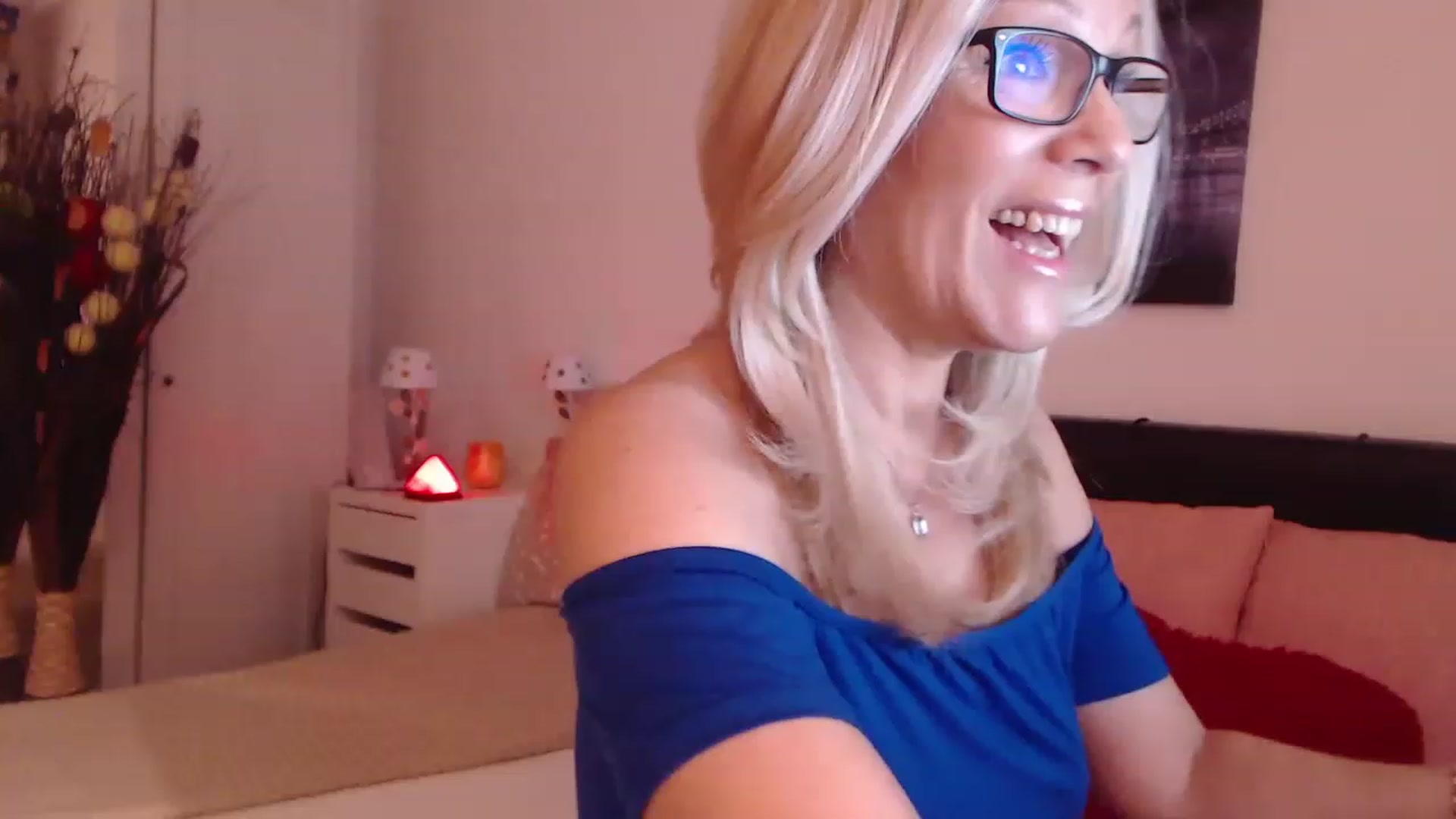 Gallery image thumbnail from Reeya71's myfreecams stream on, 02/06/2023, 01:29 image 17 of 20