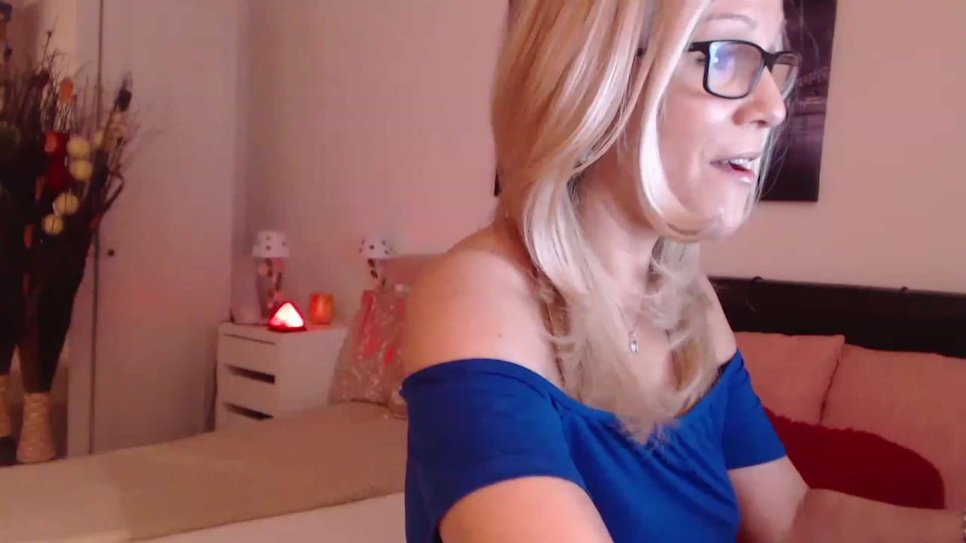 Gallery image thumbnail from Reeya71's myfreecams stream on, 02/06/2023, 01:29 image 19 of 20