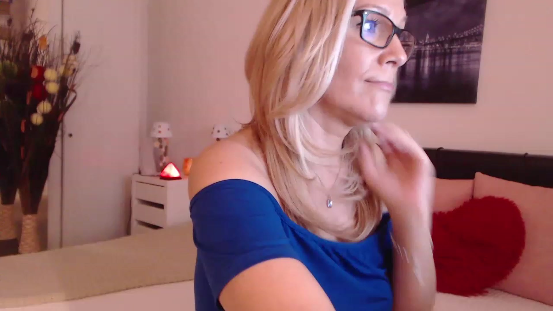 Gallery image thumbnail from Reeya71's myfreecams stream on, 02/06/2023, 09:35 image 2 of 20