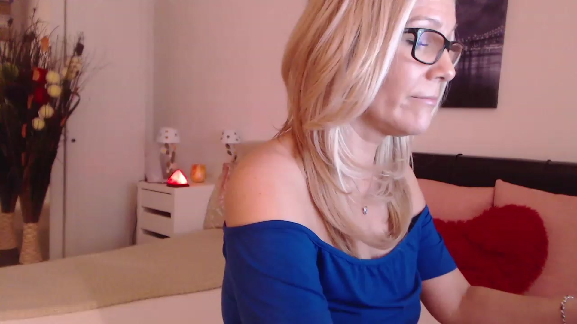 Gallery image thumbnail from Reeya71's myfreecams stream on, 02/06/2023, 09:35 image 1 of 20